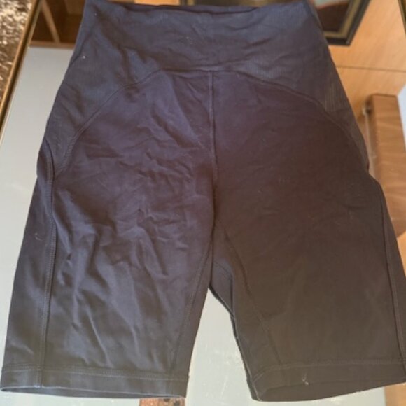 Pre-loved Lululemon High Waisted 10" Align Bike Shorts - Women's 6 - Picture 1 of 4